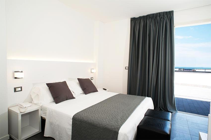 Hotel Niagara Католика Екстериор снимка